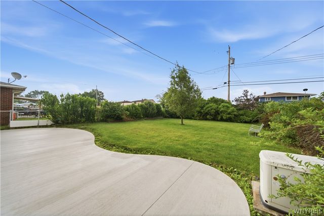 12 Sandy Lane, Cheektowaga, NY 14227