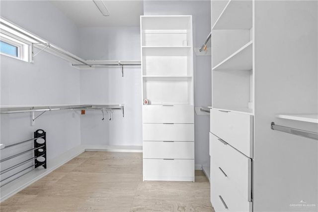 2214 E 6th Street E, Mission, TX 78572