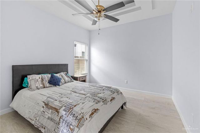 2214 E 6th Street E, Mission, TX 78572