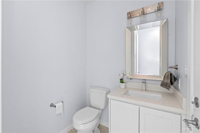 2214 E 6th Street E, Mission, TX 78572