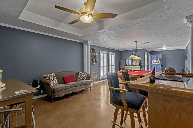 4212 Springbrook Dr, Odessa, TX 79762