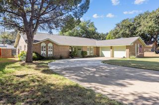 4212 Springbrook Dr, Odessa, TX 79762