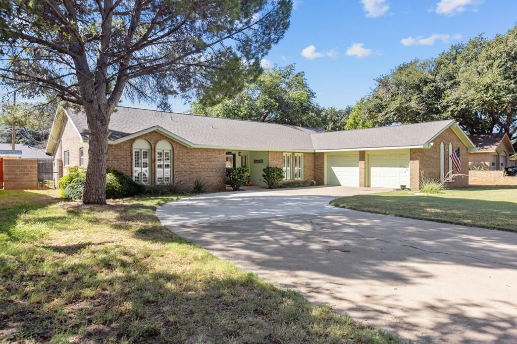 4212 Springbrook Dr, Odessa, TX 79762