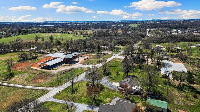 3026 112 Highway, Springdale, AR 72762