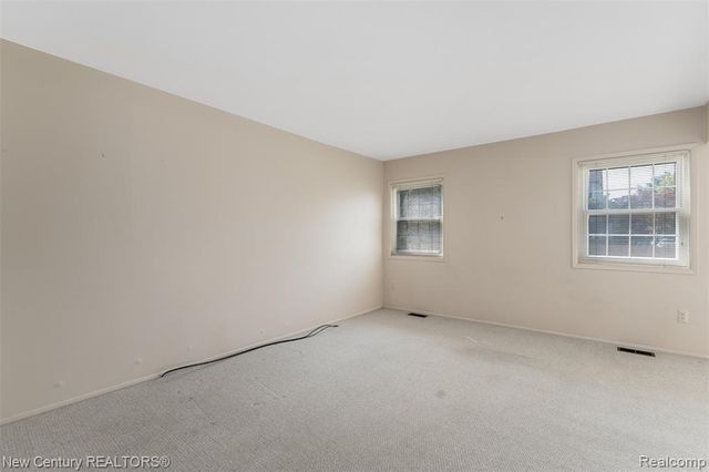 1689 Brentwood Drive, Troy, MI 48098