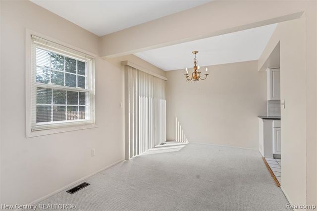 1689 Brentwood Drive, Troy, MI 48098