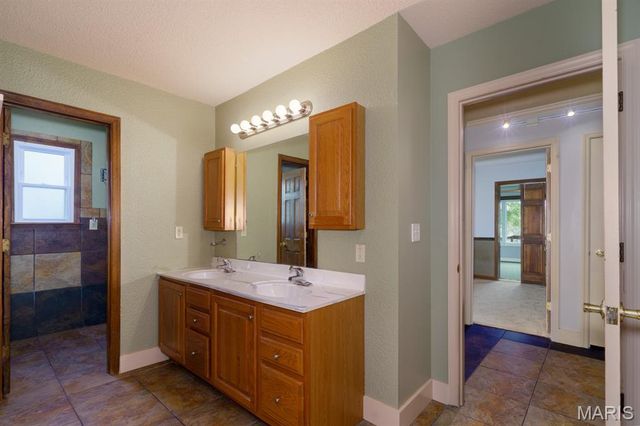 1801 Independence Road, Rolla, MO 65401