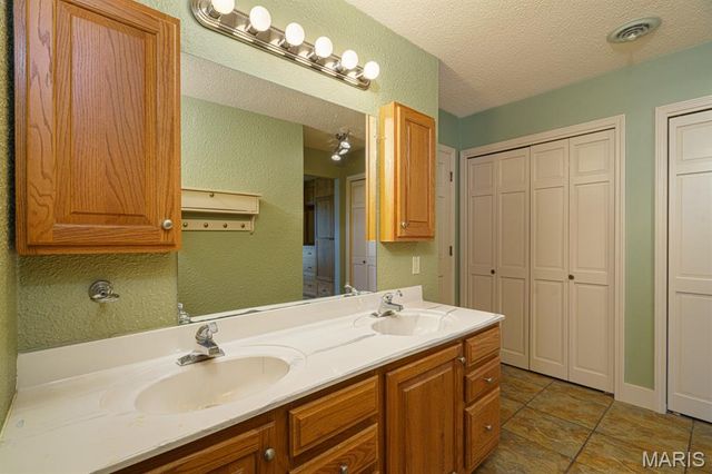 1801 Independence Road, Rolla, MO 65401