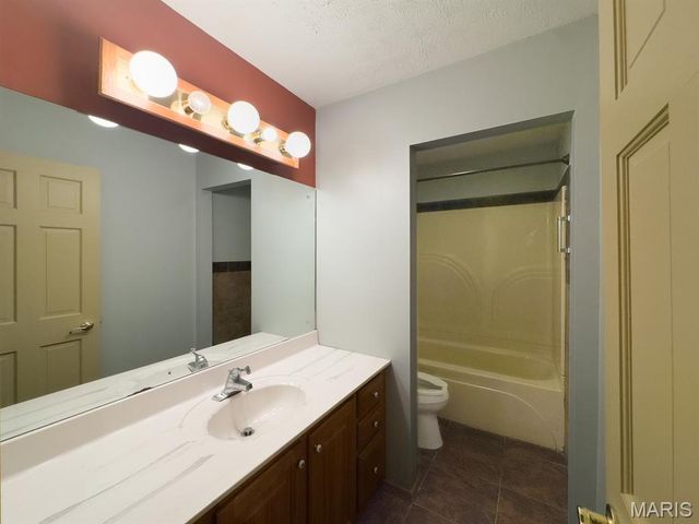 1801 Independence Road, Rolla, MO 65401