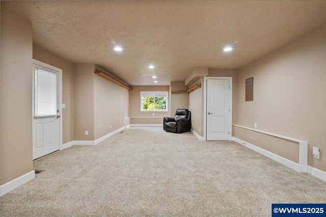 5915 Lone Oak Rd SE, Salem, OR 97306