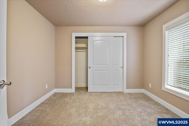 5915 Lone Oak Rd SE, Salem, OR 97306