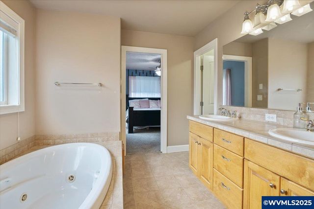 5915 Lone Oak Rd SE, Salem, OR 97306