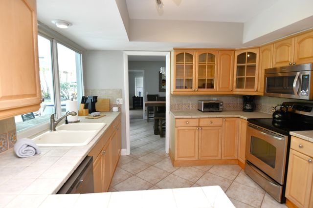 336 Tacoma Lane, West Palm Beach, FL 33404