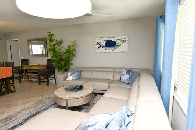 336 Tacoma Lane, West Palm Beach, FL 33404