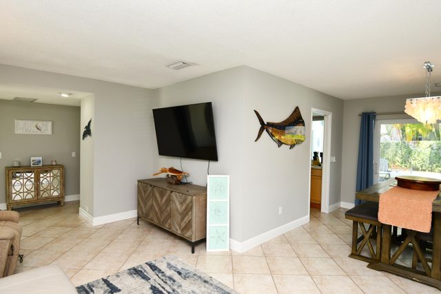 336 Tacoma Lane, West Palm Beach, FL 33404