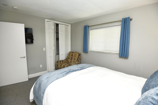 336 Tacoma Lane, West Palm Beach, FL 33404