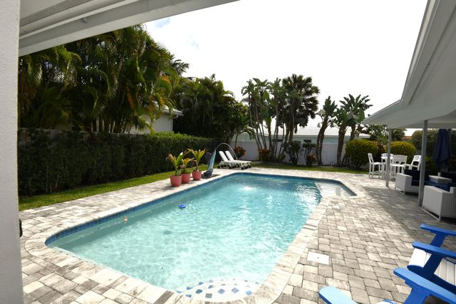 336 Tacoma Lane, West Palm Beach, FL 33404