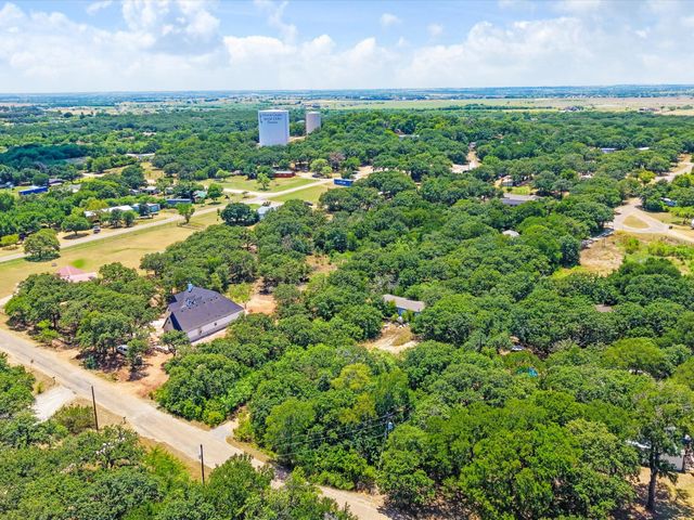5613 Thousand Oaks Drive, Joshua, TX 76058