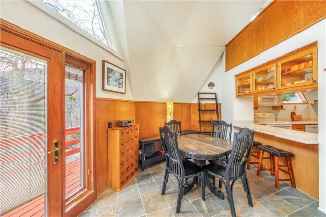 6461 Cedar Avenue, Angelus Oaks, CA 92305