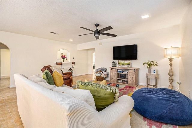 116 Whiting Street, Galveston, TX 77550