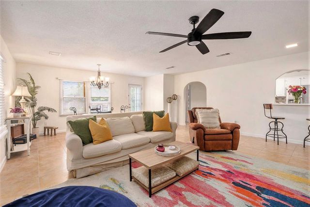 116 Whiting Street, Galveston, TX 77550