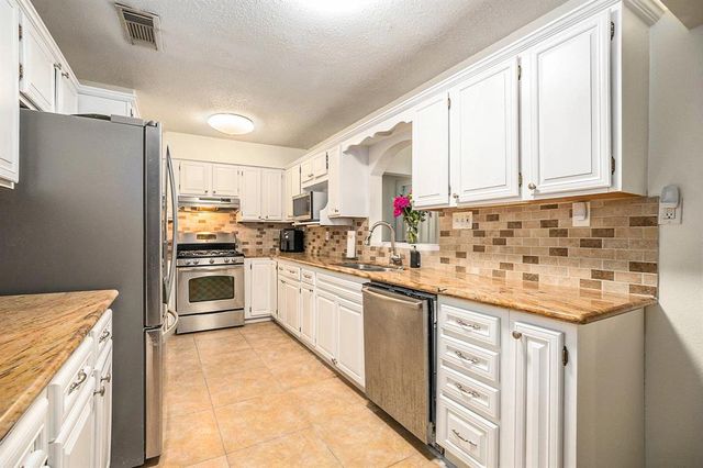 116 Whiting Street, Galveston, TX 77550