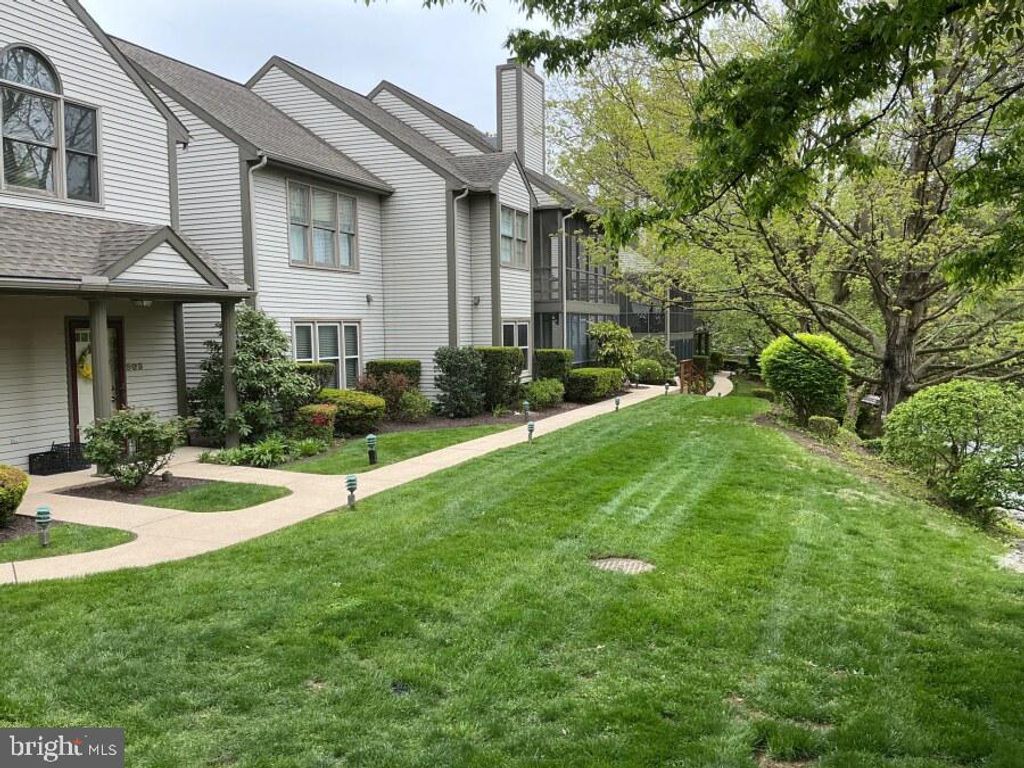 515 ROSLAIRE DR, Hummelstown, PA 17036
