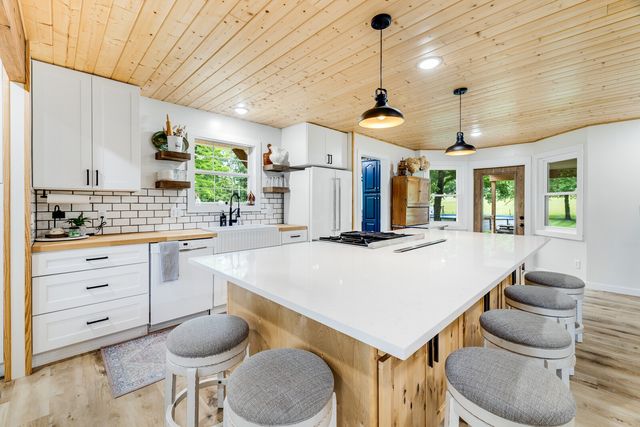 380 Webbs Camp Rd, Walling, TN 38587