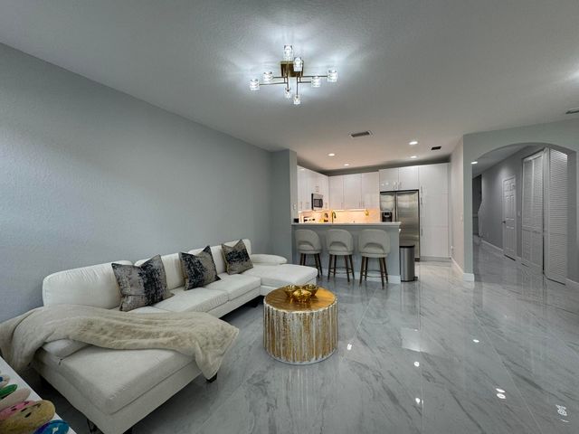 115 S Longport Circle D, Delray Beach, FL 33444