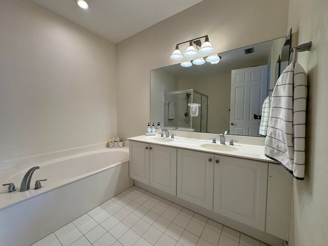 115 S Longport Circle D, Delray Beach, FL 33444