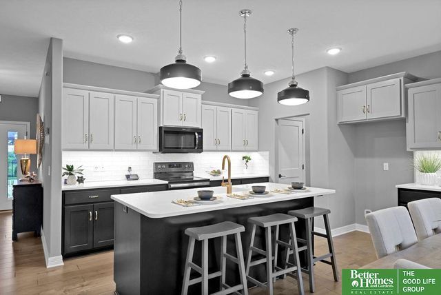 10506 S 103 Street, Papillion, NE 68046