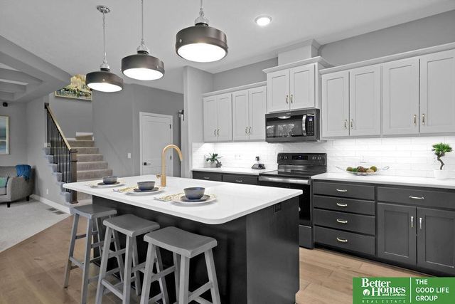 10506 S 103 Street, Papillion, NE 68046