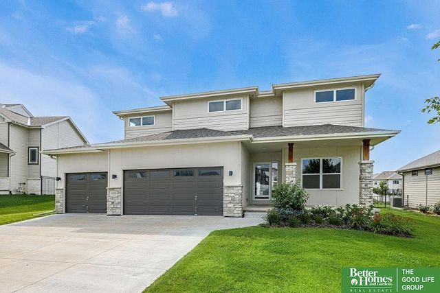 10506 S 103 Street, Papillion, NE 68046