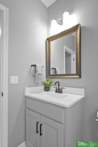 10506 S 103 Street, Papillion, NE 68046