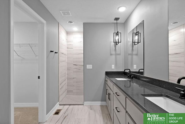 10506 S 103 Street, Papillion, NE 68046