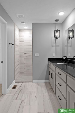 10506 S 103 Street, Papillion, NE 68046