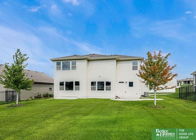 10506 S 103 Street, Papillion, NE 68046