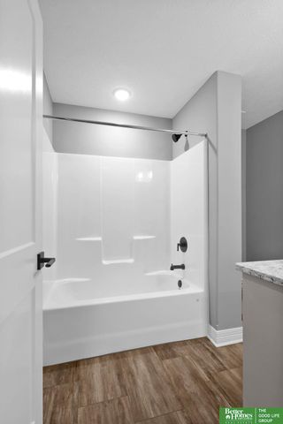 10506 S 103 Street, Papillion, NE 68046