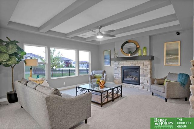 10506 S 103 Street, Papillion, NE 68046