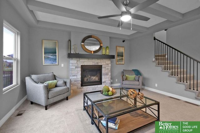 10506 S 103 Street, Papillion, NE 68046