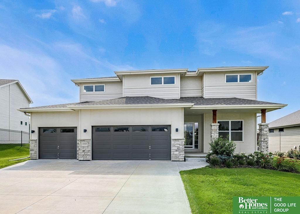 10506 S 103 Street, Papillion, NE 68046