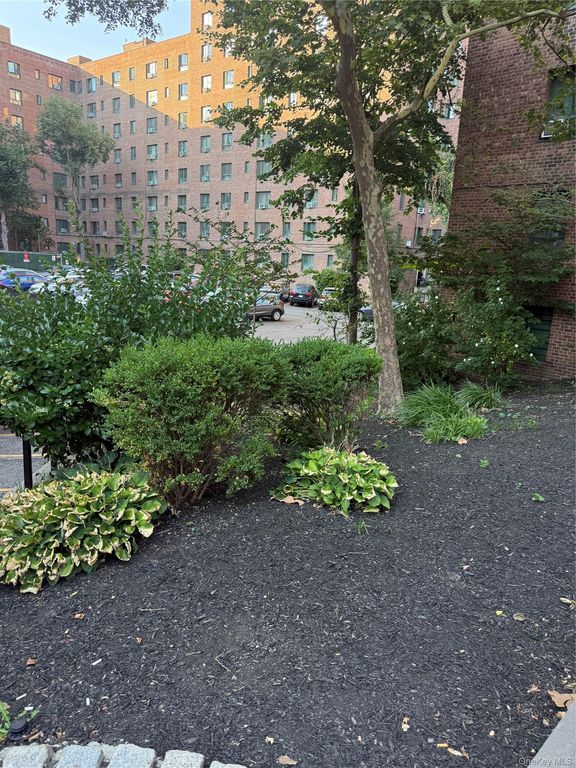 11 metropolitan Oval 7B, Bronx, NY 10462 — photo 3