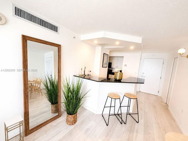 6917 Collins Ave 1026, Miami Beach, FL 33141