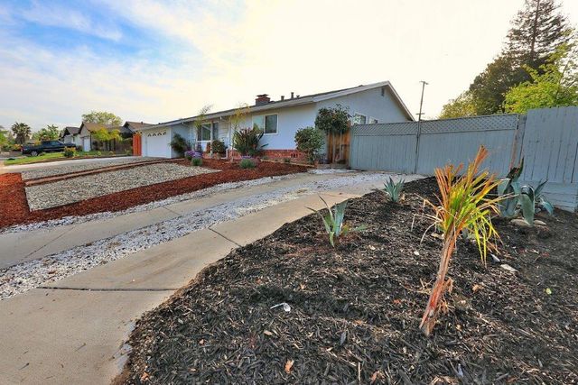 4339 Stencar Dr, Fair Oaks, CA 95628