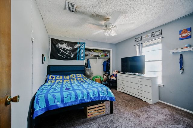 1917 Dolphin Dr, Portland, TX 78374