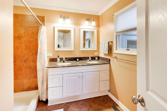 38172 N Holdridge Avenue, Beach Park, IL 60087