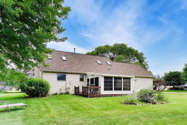 38172 N Holdridge Avenue, Beach Park, IL 60087