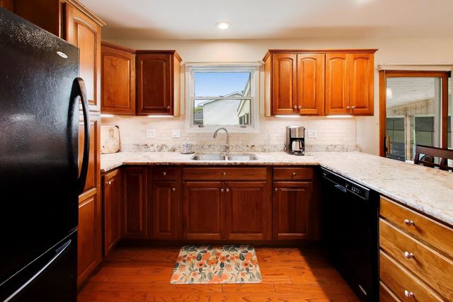 38172 N Holdridge Avenue, Beach Park, IL 60087