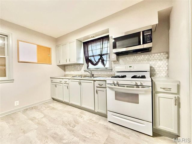 1107 Wilson Street, South Roxana, IL 62087