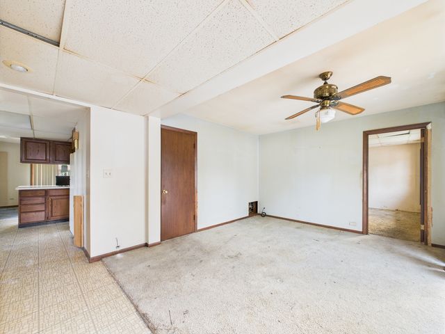 2404 Sigwalt Street, Rolling Meadows, IL 60008